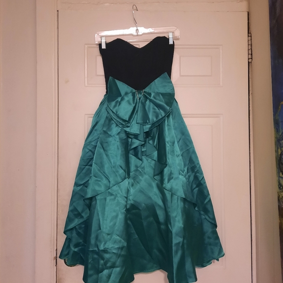 1980's strapless Gunne Sax gown w/ satin bow - Picture 8 of 14